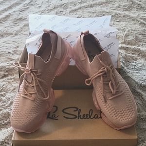 NIB🤩 Rose pink Athletic shoes